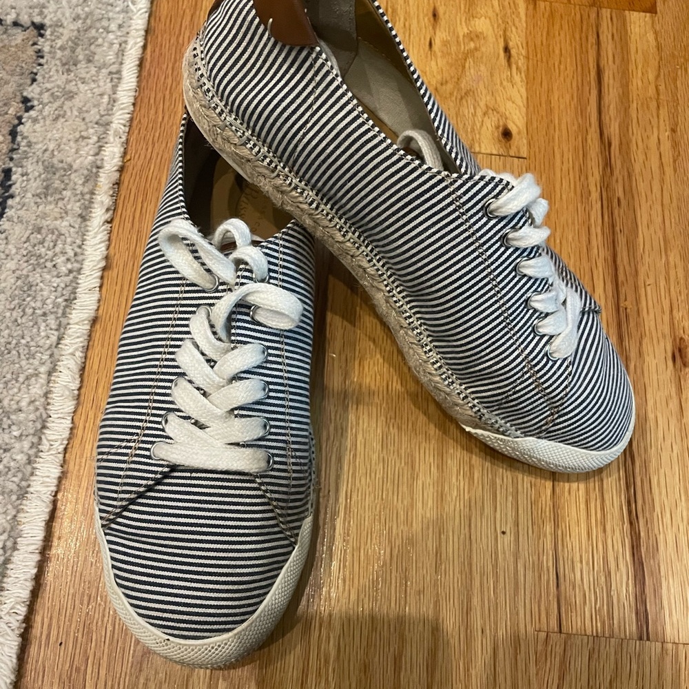 Bass Sandy Blue Pattern Sneaker